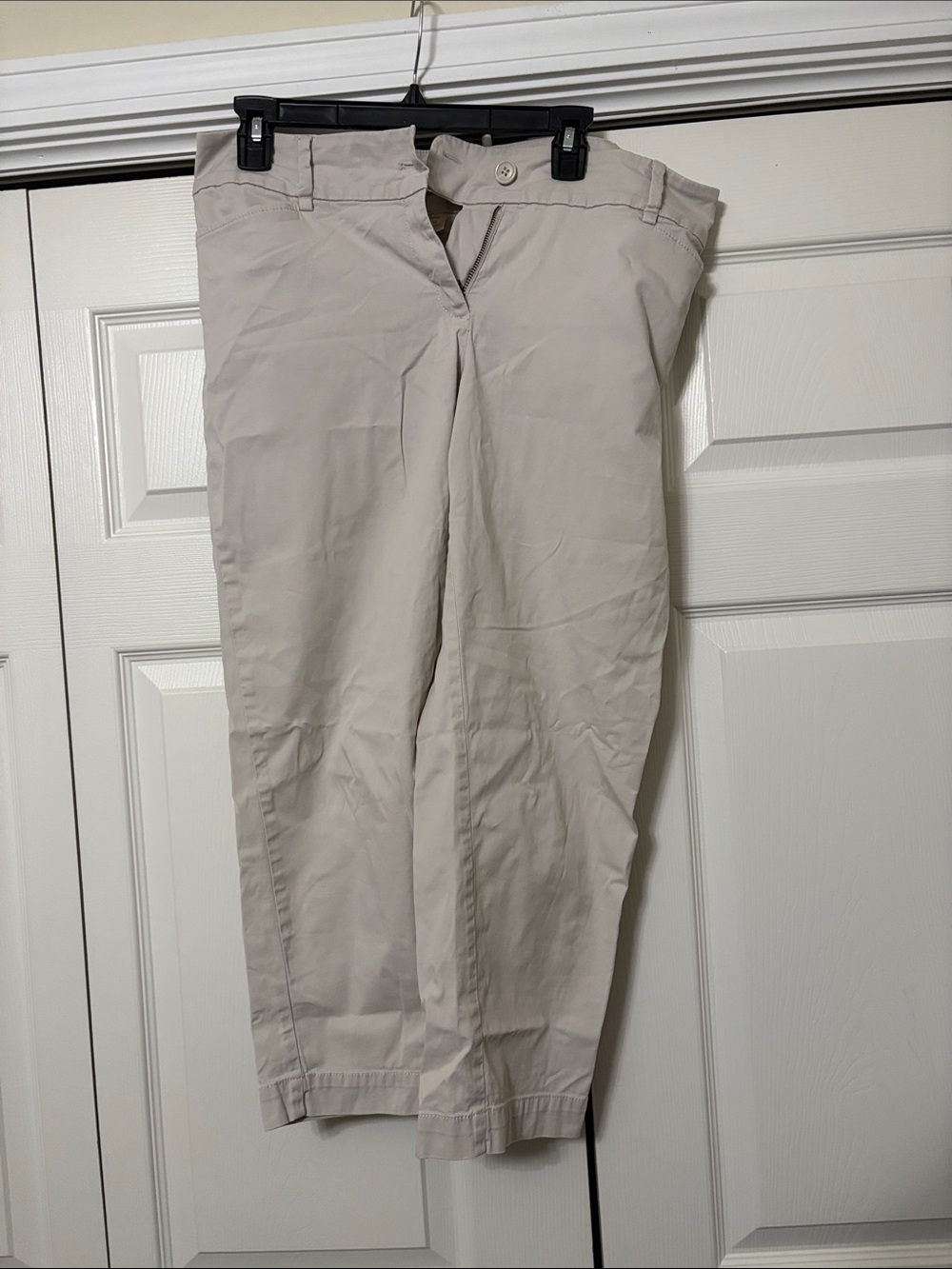 LOFT Women's Light Beige Capris